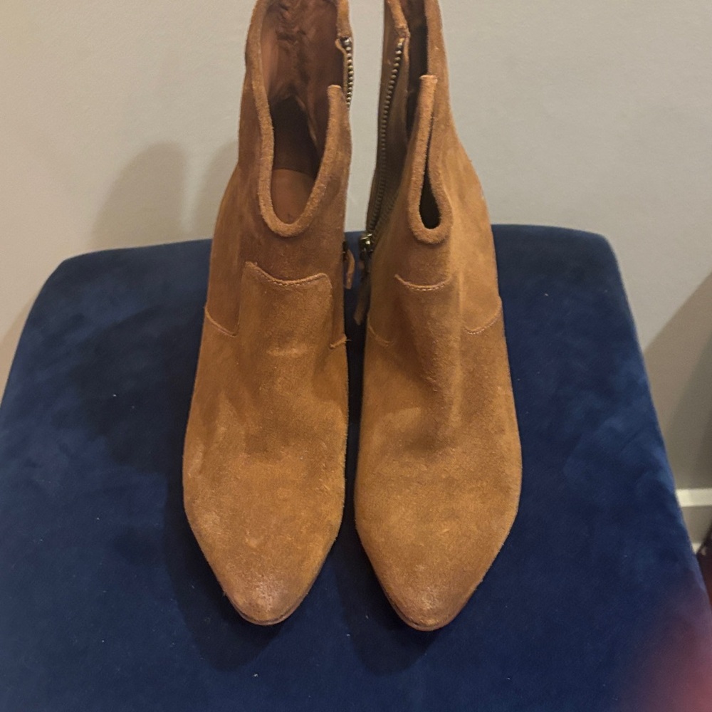 New! Ariat Meadow Brook Saddle Suede Ankle Boots